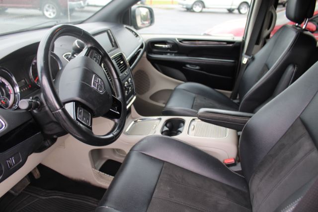 2019 Dodge Grand Caravan .