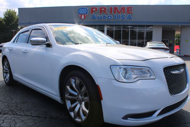 2018 Chrysler 300 4D