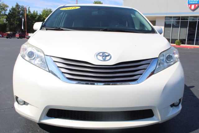 2016 Toyota Sienna XLE 8 Passenger | XLE 7 Passenger | Limited 7 Passenger | XLE Premium 8 Pas