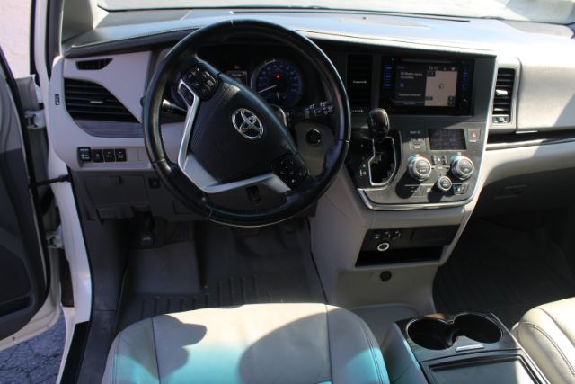 2016 Toyota Sienna XLE 8 Passenger | XLE 7 Passenger | Limited 7 Passenger | XLE Premium 8 Pas