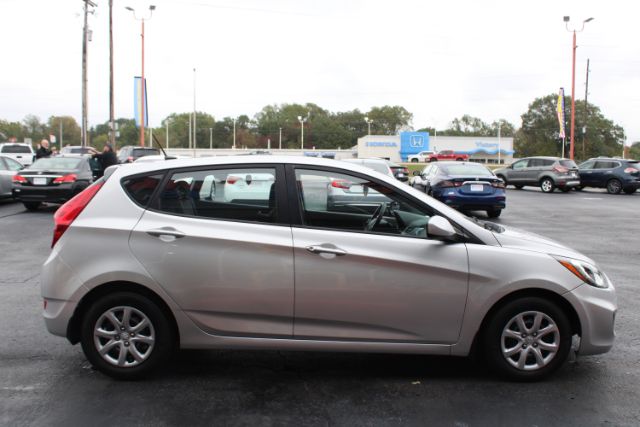 2013 Hyundai Accent GS 5-Door