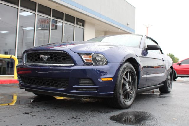 2012 Ford Mustang V6 Convertible