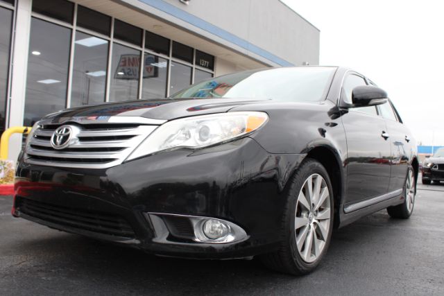 2011 Toyota Avalon 4D