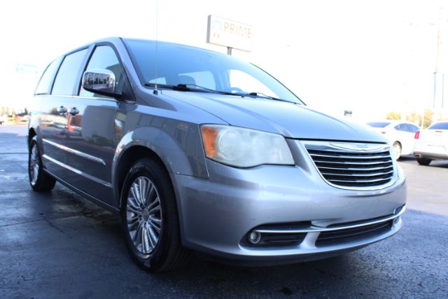 2013 Chrysler Town & Country Touring-L