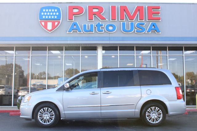 2013 Chrysler Town & Country Touring-L